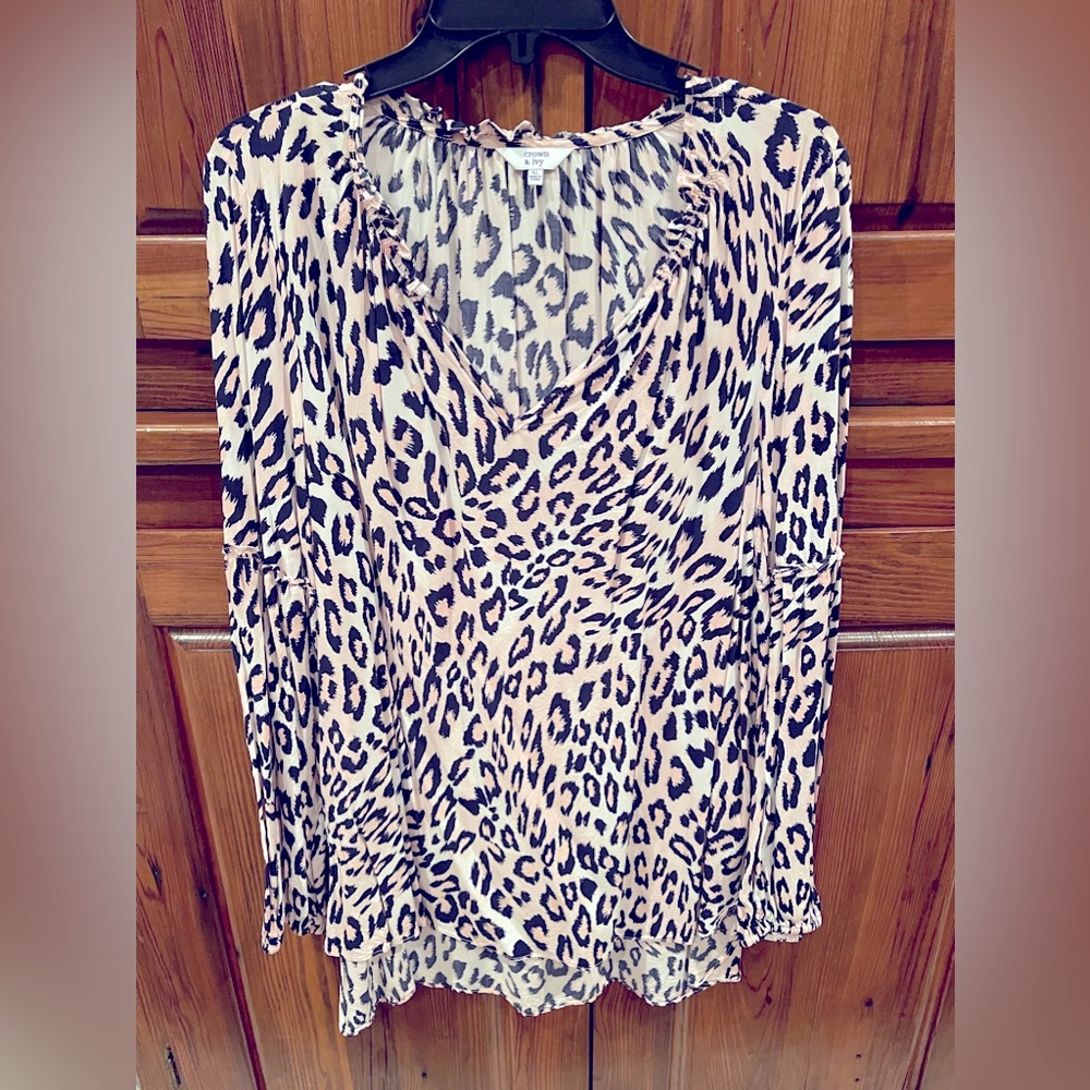 Crown & Ivy Sz XL pink and blue animal print blouse. Super cute!